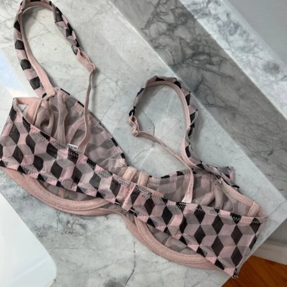 Chantal Thomass Tulle Demi Bra - Size 32C - Lingerie, Soft Pink, Mesh, Feminine - Picture 3 of 5